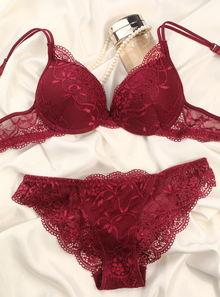 明星蕾丝透明内衣,明星蕾丝透明内衣的性感魅力揭秘